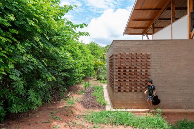 巴西鄉野田園里的兒童之家建筑設計 | Corato Arquitetura