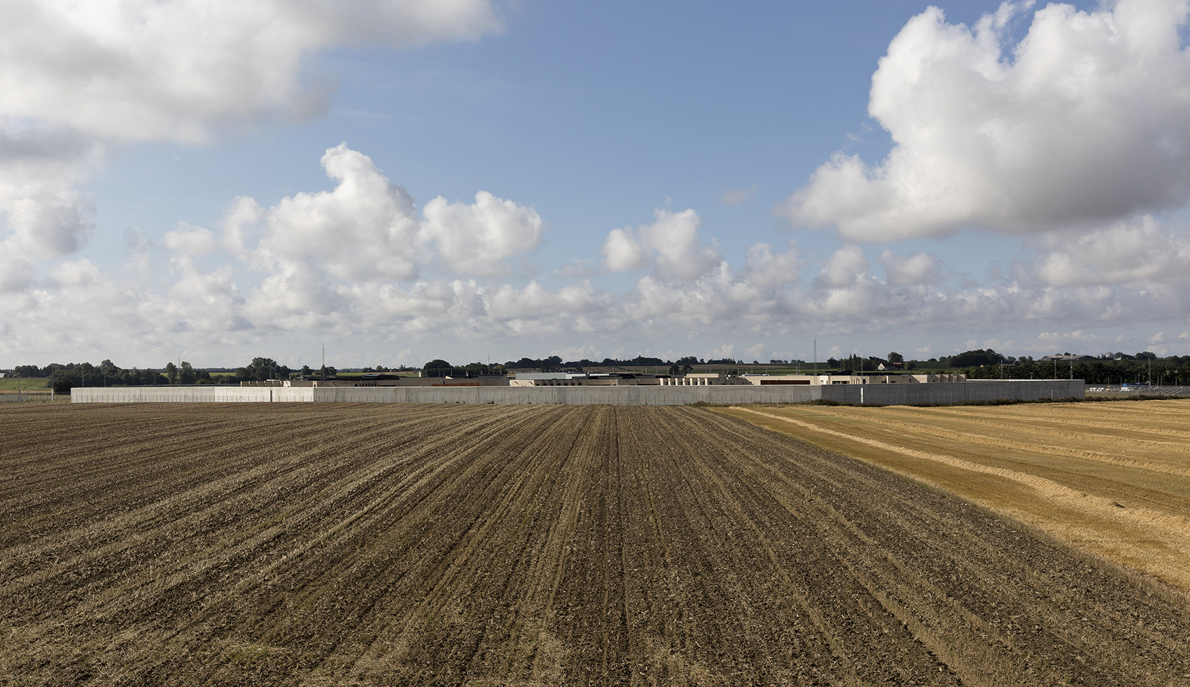 002-landscape-design-of-storstrom-state-prison-by-marianne-levinsen-landskab.jpg