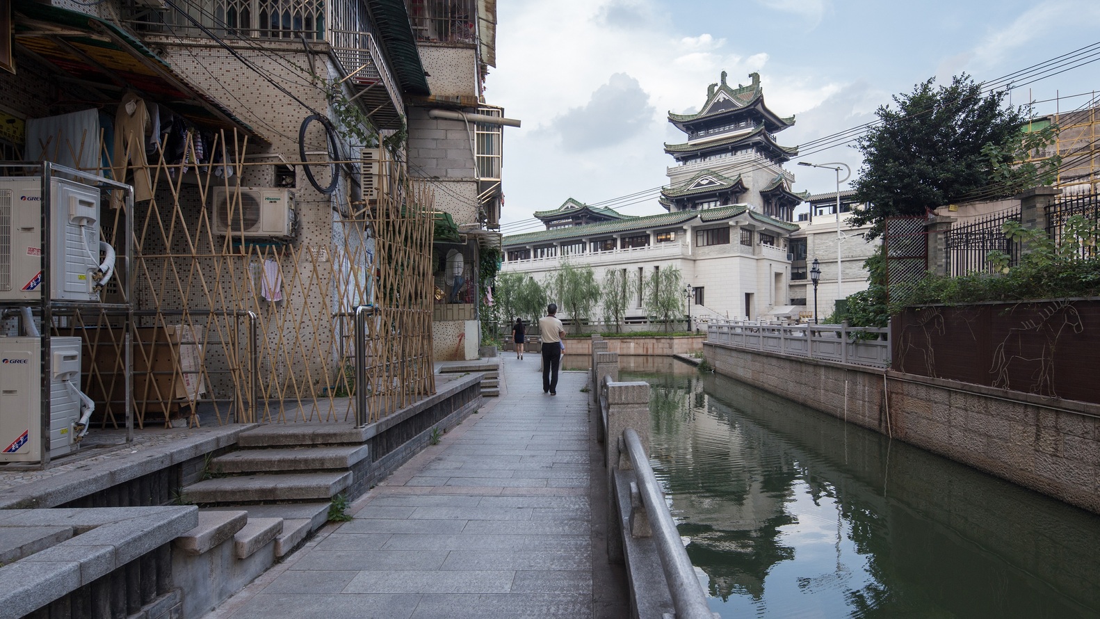 粵劇藝術博物館與市民生活的連接（張超建筑攝影工作室攝）2.jpg