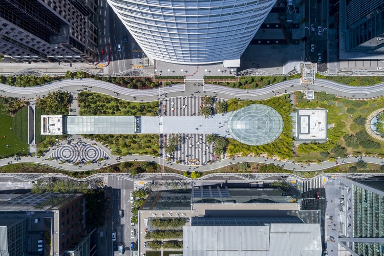 Salesforce_Park__San_Francsico__CA__2018._Photo_courtesy_PWP_Landscape_Architecture.jpg